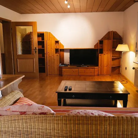 Apartmenthaus Schoene Aussicht Apartmán *